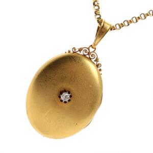 Halskæde med diamantvedhæng af guld. Original æske medfølger. Vedhæng L. 6. Ca. 1900.