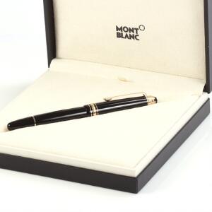 Mont Blanc Meisterstück Le Grand rollerball pen af delvis forgyldt sort resin. Original æske medfølger. Fremstår ubrugt. L. 14,5 cm.