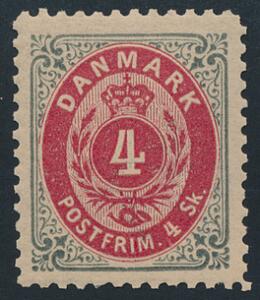 1870. 4 sk. linietakket 12 12. Perfekt centreret postfriskt eksemplar. AFA 3500. Sjælden i denne kvalitet 