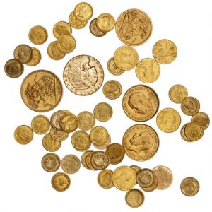 Lille lot falske guldmønter, Sovereign 1902, 12 sovereign, 1896, 1914 2, USA, 5 dollar 1909 samt miniaturemønter 51, samlet vægt 48,4 g, i alt 56 stk.