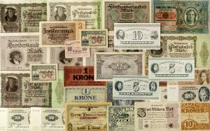 Lille samling danske og udenlandske sedler, bl.a. Danmark, 5 kr 1955 A9, 1956 B3, Allierede overkommando, 10 kr u. år, Sieg 128, 129, M10, i alt 32 stk.
