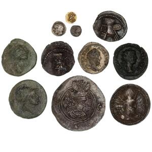 Antikkens Grækenland, Romerske kejserdømme og Indien, lille  spændende samling på 11 guld-, sølv, og kobbermønter