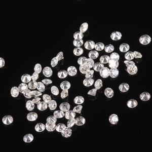 Samling uindfattede brillantslebne diamanter.