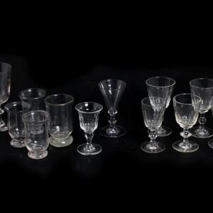 Punchglas, diverse glas med facetslibninger samt to berlinois. 19. årh. H. 9,5-16. 14