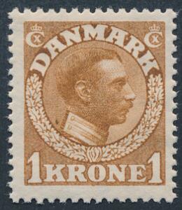 1913. Chr. X, 1 kr. Gulbrun. Smukt centreret postfriskt mærke. AFA 2400