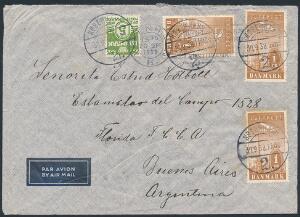 1934. Luftpost 1 kr. brun. 3 stk. samt 5 øre, grøn på Luftpostbrev sendt til ARGENTINA, stemplet i KØBENHAVN 30.9.38.