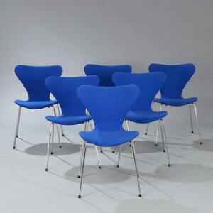 Arne Jacobsen Syveren. Sæt på seks stole med stel af forkromet stål. Sæde og ryg af formbøjet lamineret bøg. Udført hos Fritz Hansen. 6