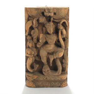Indisk skæring af træ dekoreret med dansende Shiva og havfrue. 20. årh. H. 46.