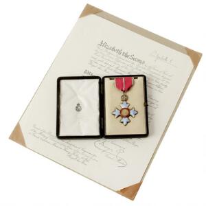 England, Order of the British Empire Commander med originalt bånd og i original æske tildelt C.B.E. Mily