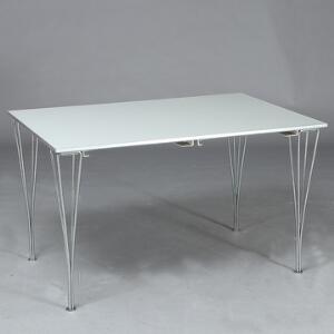 Piet Hein, Bruno Mathsson Rektangulært spisebord opsat på klemben af forkromet stål. Top med grå laminat.