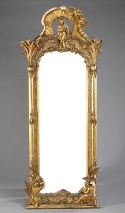 Fransk spejl og konsol af rigt udskåret og forgyldt træ og gesso, konsol med plade af marmor. 19. årh. Spejl H. 215. B. 90. Konsol. B. 87. D. 39. 2