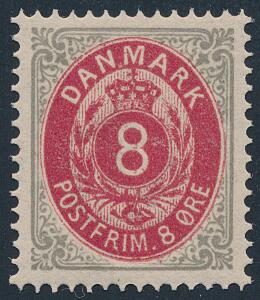 1875. 8 øre lysegrårød. Et helt perfekt centreret postfrisk mærke. LUXUS. AFA 3000