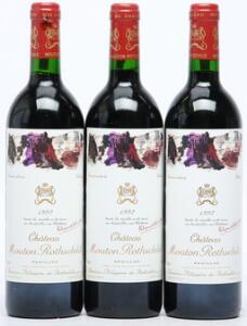 3 bts. Château Mouton Rothschild, Pauillac. 1. Cru Classé 1992 A hfin.