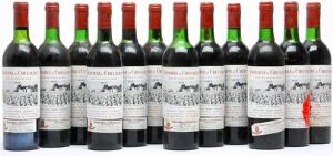 12 bts. Domaine de Chevalier, Pessac Leognan Grand Cru Classé 1975