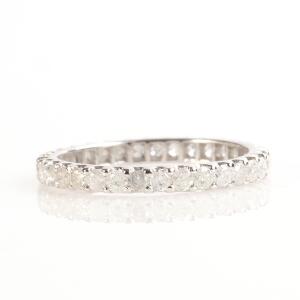 Diamantring af 18 kt. hvidguld prydet med brilliantslebne diamanter på i alt ca. 0.90 ct. Str. 51.5 ct. Ca. 2008.