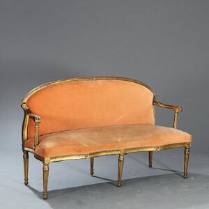 Lille italiensk Louis XVI sofa af forgyldt træ. 18. årh.s slutning. L.160.