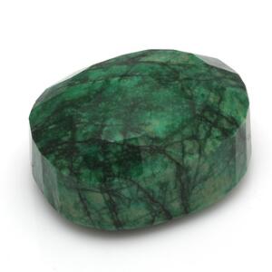 Facetslebet smaragd på ca. 2180.00 ct. L. ca. 8,5 cm. B. ca. 6,5 cm.