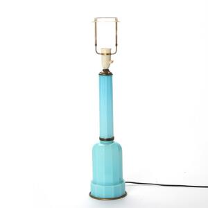 Heiberg lampe af lyseblå opaline glas. H. 68 cm.
