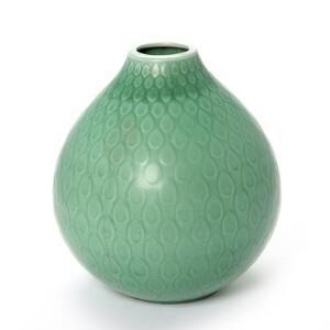 Nils Thorsson Marselis. Vase af fajance med dråbeformede mønstre i relief. Dekoreret med lysegrøn, transperant glasur. Udført hos Aluminia. H. 28.