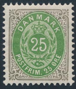 1895. 25 øre, grågrøn, tk.12, omv. rm. Perfekt centreret postfrisk eksemplar. AFA 1000