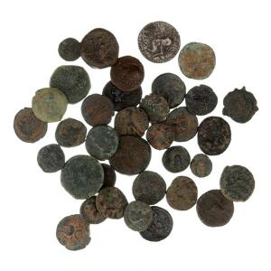 Lot med 35 antikke græske kobbermønter