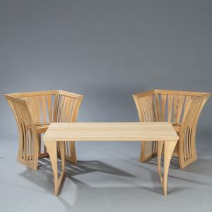 Nanna Ditzel Atrium. Havemøblement af ask bestående af to armstole samt rektangulært bord. 3