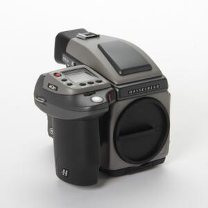Hasselblad digitalkamera, model H3DII-31. Kamerahus SN 70SR25369  Digital enhed SN DD58145094  Wiewfinder SN 74SU14802.
