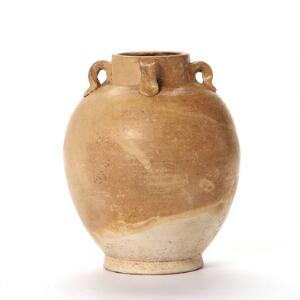 Sui vase af brændt ler, med strågul glasur. Kina 581-618.  H. 16 cm.
