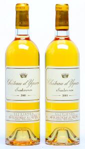2 bts. Château dYquem, Sauternes. 1. Grand Cru Classé 2001 A hfin.