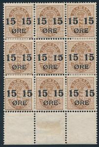 1904. 1524 øre. 9-blok med varianter Afskåret fane og plet i M. Den første er postfrisk