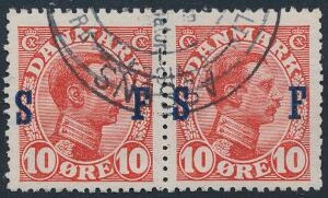 1919. Soldatermærke. Chr.X. 10 øre, rød. Stemplet parstykke med variant i venstre mærke OMVENDT S. AFA 2600