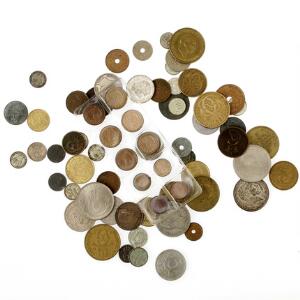 Samling af danske krone og øre mønter fra 1882 til 1987, i alt 67 stk. med enkelte bedre kvaliteter iblandt