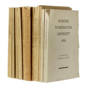 Nordisk Numismatisk Årsskrift 1937, 38, 40, 41, 42, 44, 45, 46, 47, 48, 51, 66, 69. I alt 13 stk