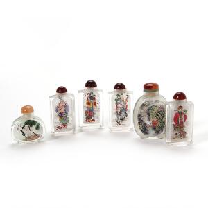 Seks kinesiske snuff bottles af glas med transfer dekoration. 2021. årh. H. 5-8 cm. 6