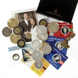 Samling medailler fra serierne Danmarks Regenter, H.C. Andersen og The 100 Greatest Living Players 11 stk., falske California Gold mønter 15 m.m.