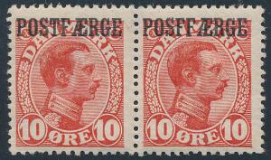 1919. Chr.X. 10 øre, rød. Parstykke med Variant POSFFÆRGE. Varianten er postfrisk, det venstre mærke er ubrugt. AFA 3850