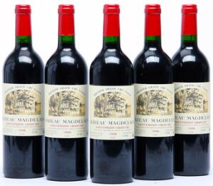 12 bts. Château Magdelaine, Saint-Émilion 1. Grand Cru Classé 1998 A hfin. Owc.