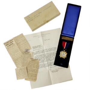 USA, The Mariners Medal med originalt bånd tildelt udenlandske søfolk, der gjorde tjeneste i den amerikanske handelsflåde under 2. Verdenskrig