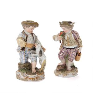To Meissen figurer af porcelæn, dekorerede i overglasurfarver. Oprindelig modelleret af Gardener. Marcolinis periode 1773-1814. H. 11,5 cm. 2
