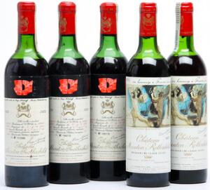 2 bts. Château Mouton Rothschild, Pauillac. 1. Cru Classé 1973 BC us. etc. Total 5 bts.