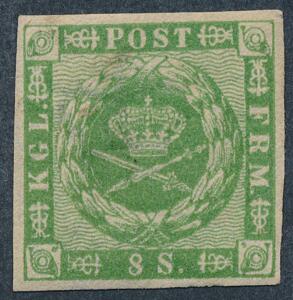 1858. 8 sk. grøn. Smukt ubrugt mærke, med original gummi. AFA 6600. Udtalelse Møller BPP.