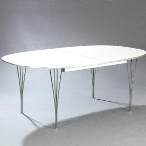 Piet Hein, Bruno Mathsson Superellipse. Spisebord med udtræk samt to tillægsplader. Top af hvid laminat, klemben af forkromet stål. 3