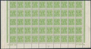 1930. 5 øre, gulgrøn. Postfrisk 50-BLOK nedre halvark incl. 2 varianter i pos.58 og 68 MANGLENDE PERLER I KRONE. AFA 3200