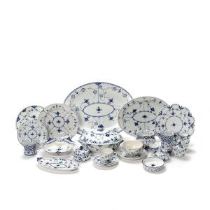 Musselmalet service af porcelæn, dekoreret i underglasur blå. Royal Copenhagen 95