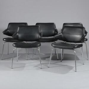Dansk møbeldesign Fem armstole sæde og ryg med sort skai, på stel af stål. Udført hos Labofa. 5
