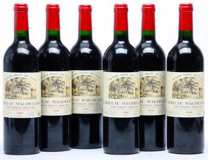 12 bts. Château Magdelaine, Saint-Émilion 1. Grand Cru Classé 1998 A hfin. Owc.