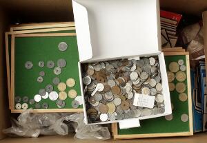 Større samling af danske årgangsmønter fra 1873 og fremefter med enkelte bedre iblandt samt diverse sølvmønter med mere