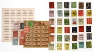 Frimærkepenge, lille samling bestående af 44 stk. samt 2 stk. rationeringsmærker for franskbrød og sødmælk