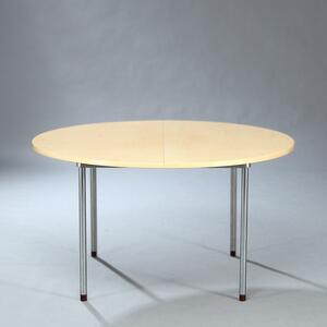 Hans J. Wegner PP 726. Cirkulært spisebord med stel af børstet stål, plade af ahorn med udtræk samt to tillægsplader. 3