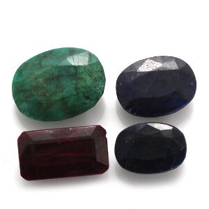 Fire uindfattede smykkesten bestående af smaragdslebet rubin og facetslebet smaragd og safire på i alt ca. 1582.05 ct. 4